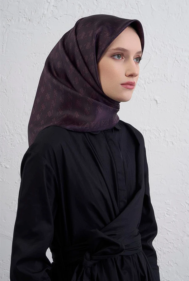 Armine Monogram Desenli Saf İpek Twill Eşarp 9412-34