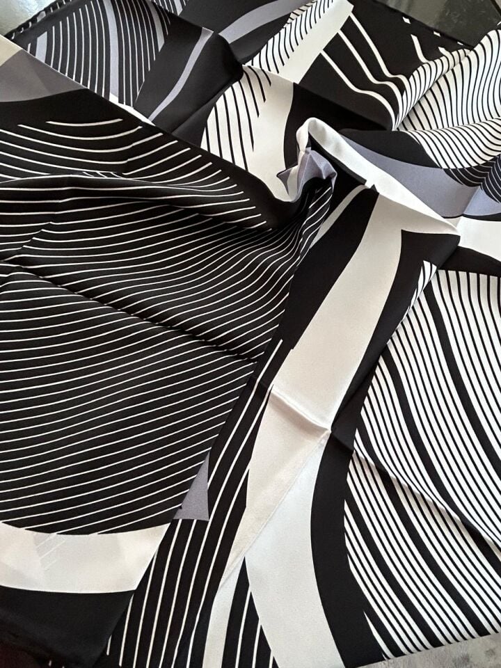 Vissona Twill İpek Geometrik Desen Eşarp Siyah