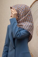 %100 Twill İpek Geometrik Desenli Gül Kurusu - Vizon Renkli 90x90 Eşarp Dikim Şekli : El Dikişi