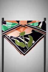 %100 Twill İpek Yaprak Desenli Somon - Su Yeşili Renkli 90x90 Eşarp Dikim Şekli : El Dikişi