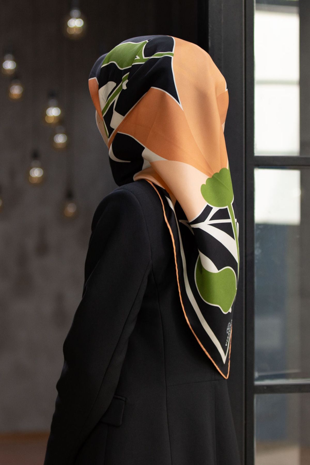 Vissona Twill İpek Yaprak Desenli Eşarp Somon