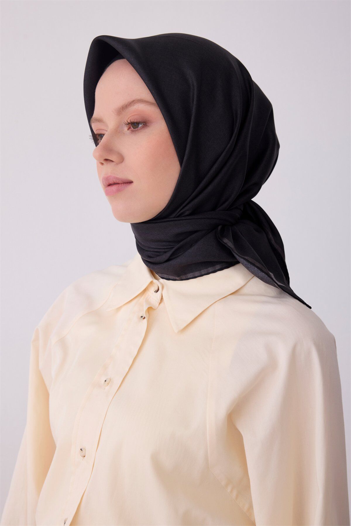 Belli 2026 Yaz Sezonu Tivil İpek Eşarp 4305-50