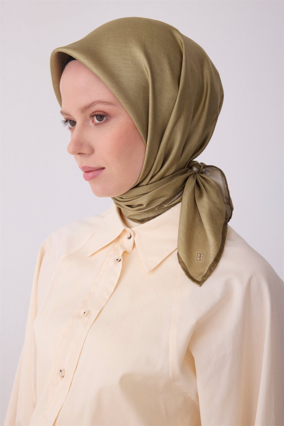 Belli 2026 Yaz Sezonu Tivil İpek Eşarp 4305-80