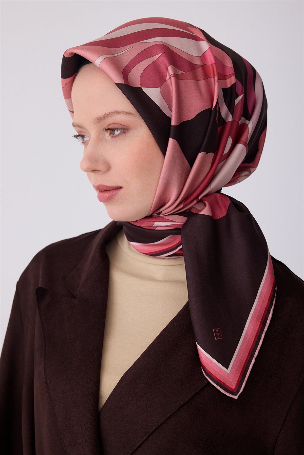 Belli 2026 Yaz Sezonu Tivil İpek Eşarp 4303-35