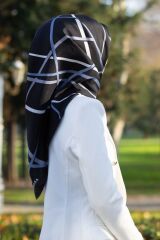 %100 Twill İpek Çizgili Desenli Siyah - İndigo Renkli 90x90 Eşarp Dikim Şekli : El Dikişi