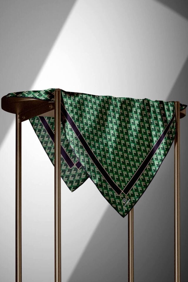 Vissona Twill İpek Geometrik Desenli Eşarp  Zümrüt Yeşili