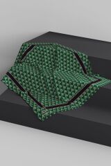 %100 Twill İpek Geometrik Desenli Zümrüt Yeşili - Siyah Renkli 90x90 Eşarp Dikim Şekli : El Dikişi