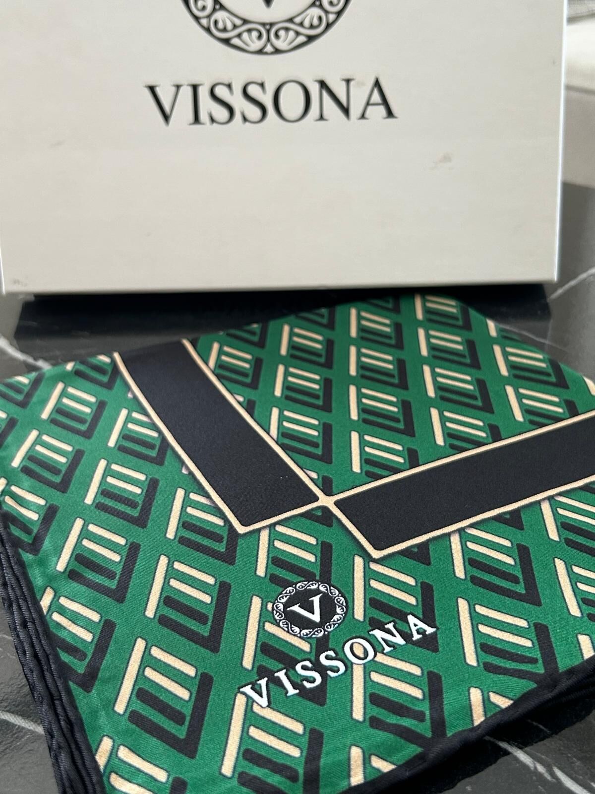 Vissona Twill İpek Geometrik Desenli Eşarp  Zümrüt Yeşili