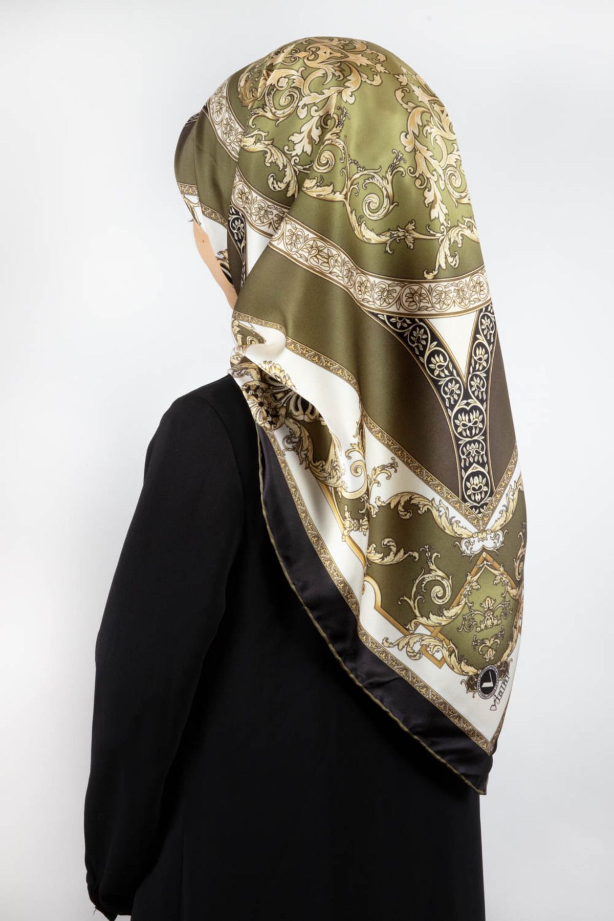 Twill Barok Desenli Haki Yeşili Renkli 90x90 Eşarp (İpek İçermez) Kenar Dikiş Şekli El Dikişli