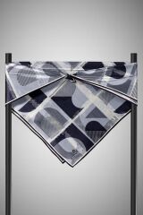 %100 Twill Ipek Geometri Desenli Siyah-krem Renkli 90x90 Eşarp Kenar Dikiş Şekli El Dikişli