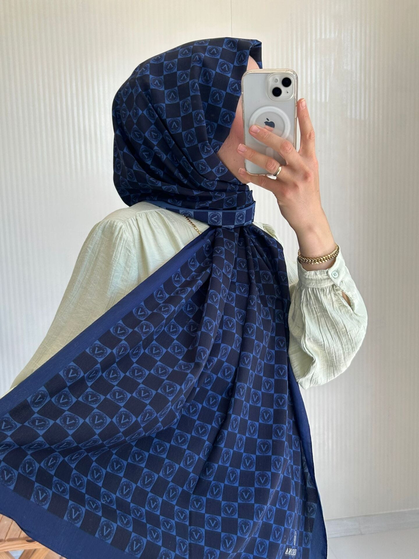 Vissona Medine İpeği Monogram Şal Lacivert