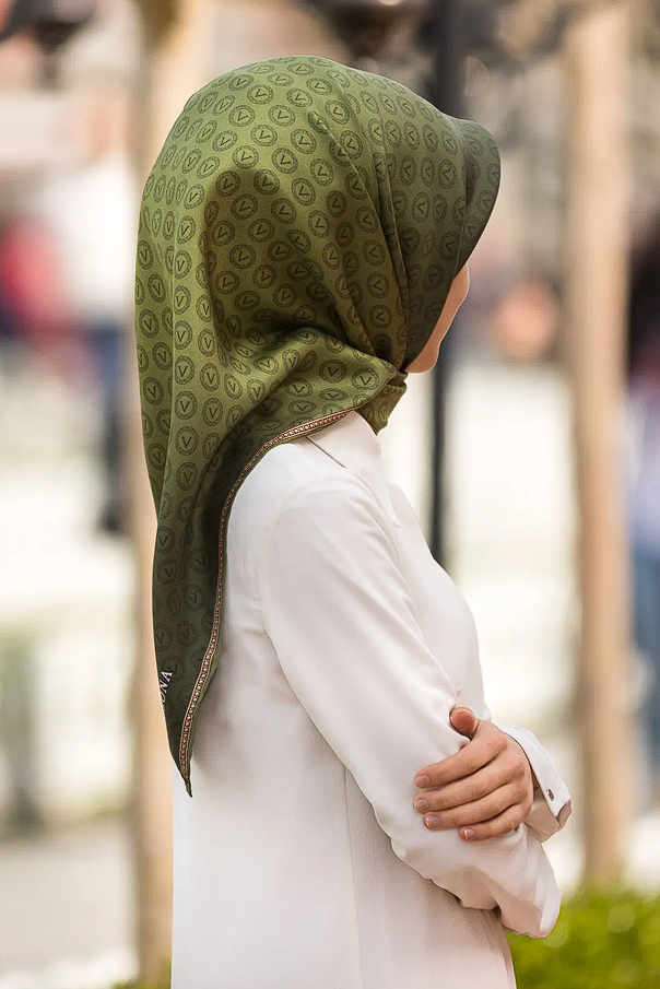 Vissona Twill İpek Monogram Desenli Eşarp Haki