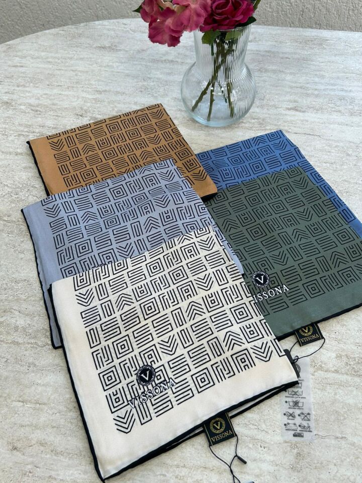 Vissona Twill İpek Etnik Motif Desenli Eşarp Krem