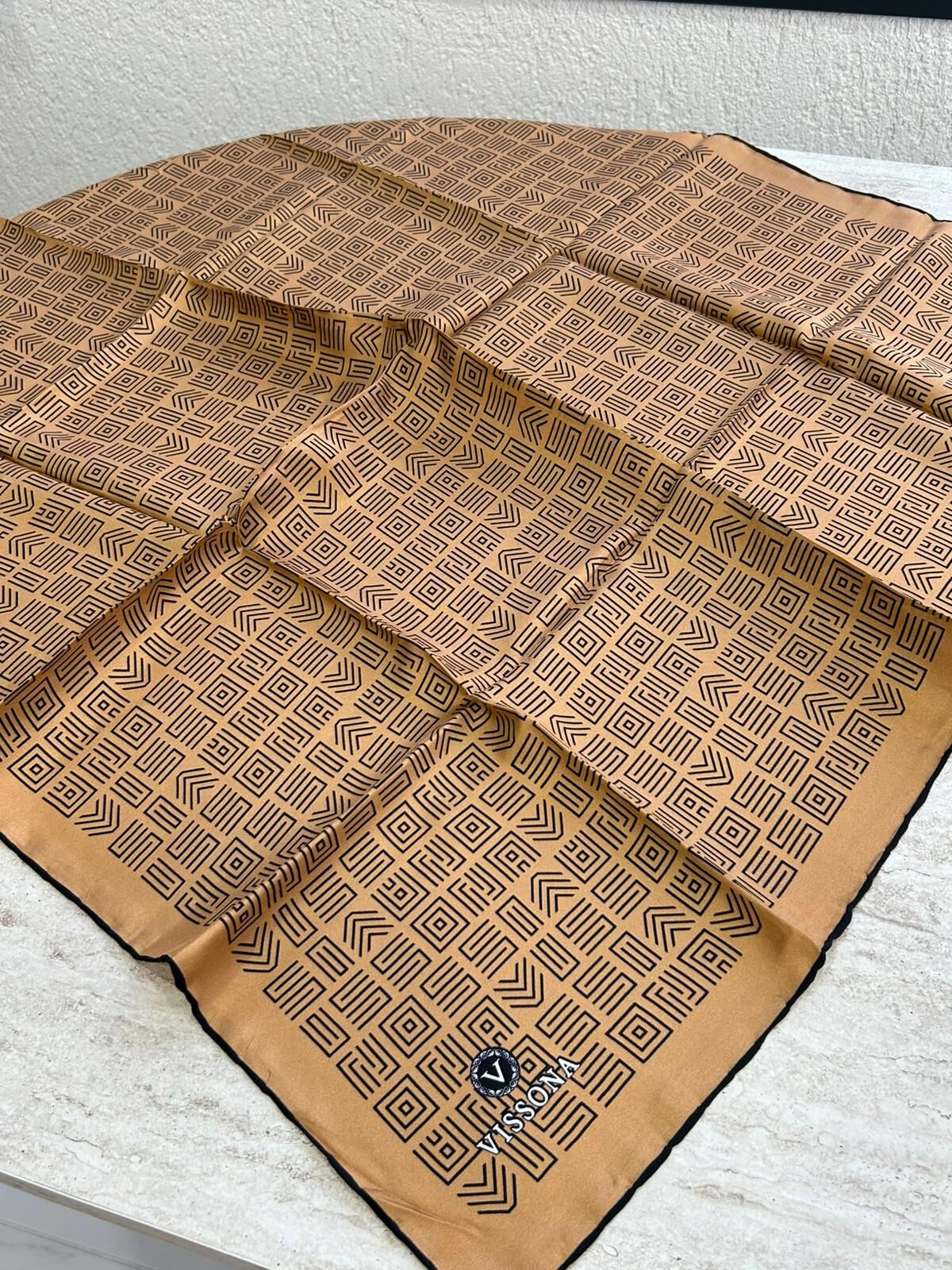 Vissona Twill İpek Etnik Motif Desenli Eşarp Gold
