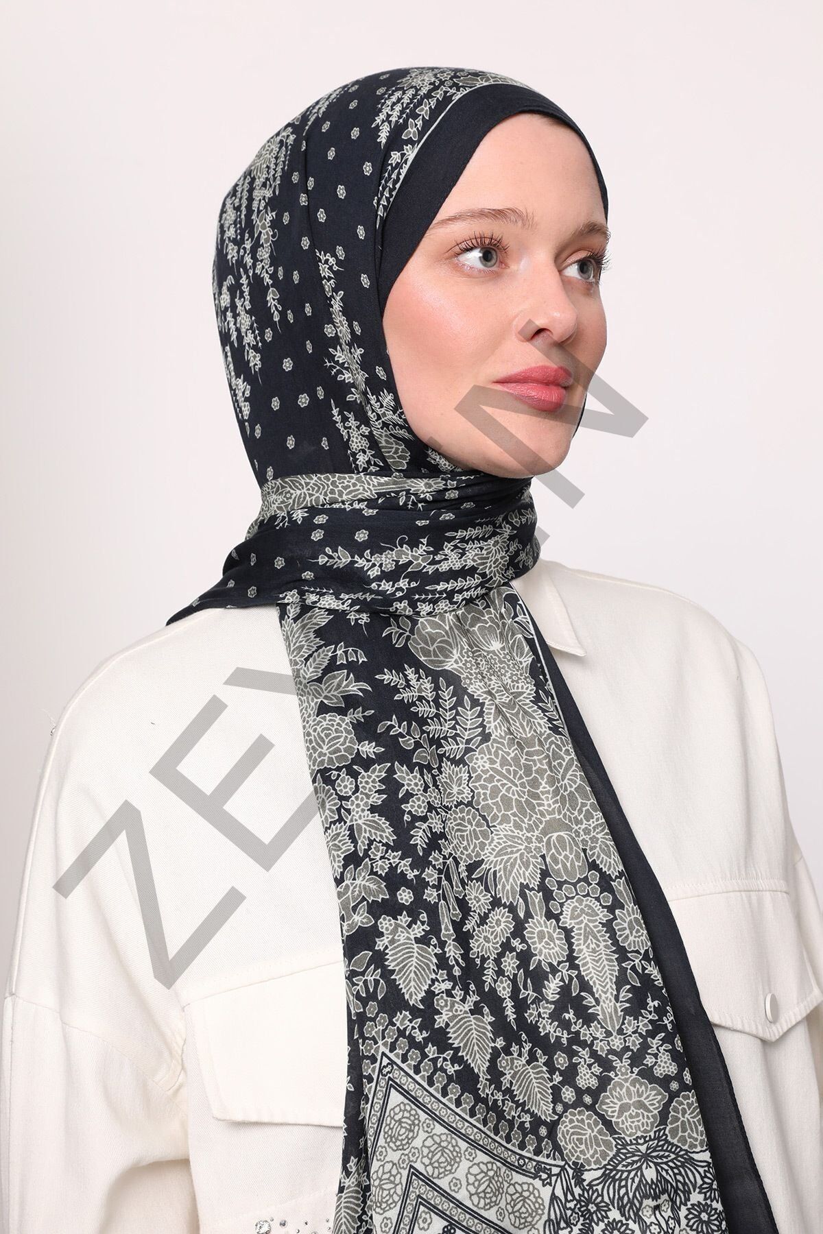 LuvenSara Orman Desenli Şal Siyah-Krem