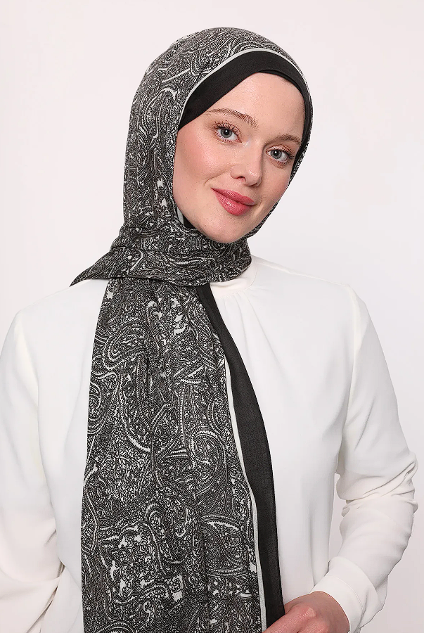 LuvenSara Desenli Şal Beyaz-Siyah