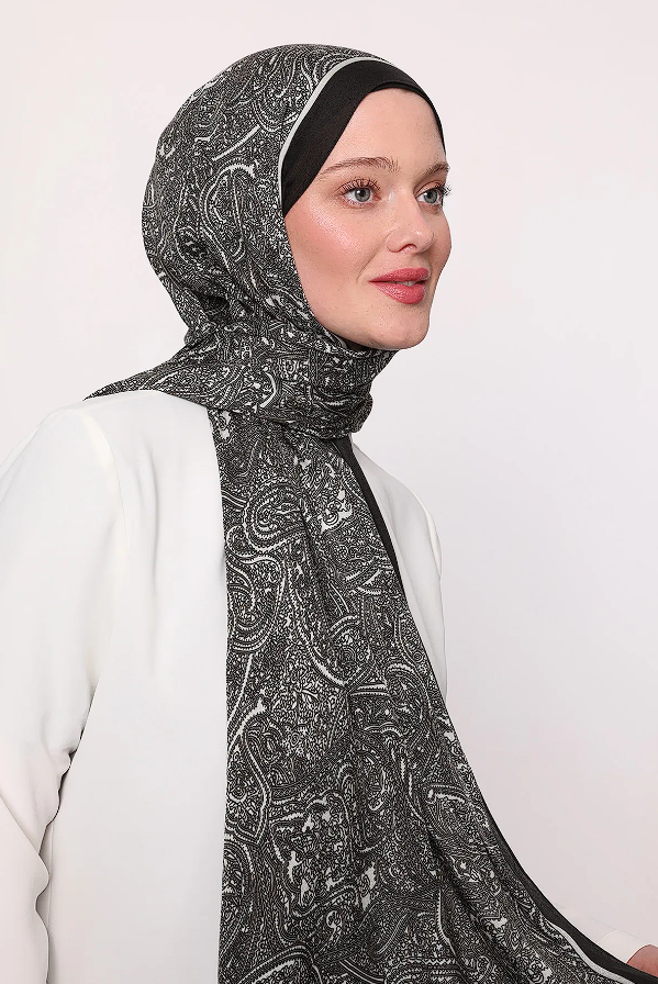 LuvenSara Desenli Şal Beyaz-Siyah