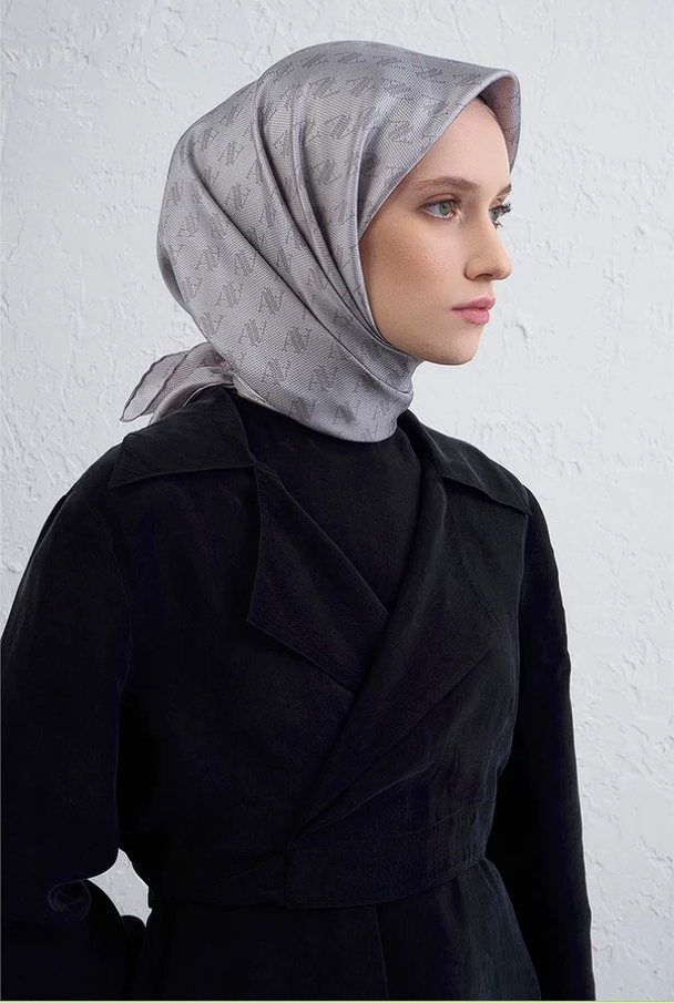 Armine Monogram Desenli Saf İpek Twill Eşarp 9412-87
