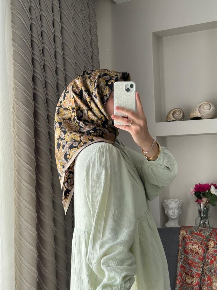 Armine Etnik Desen Saf İpek Twill Eşarp 9416-34