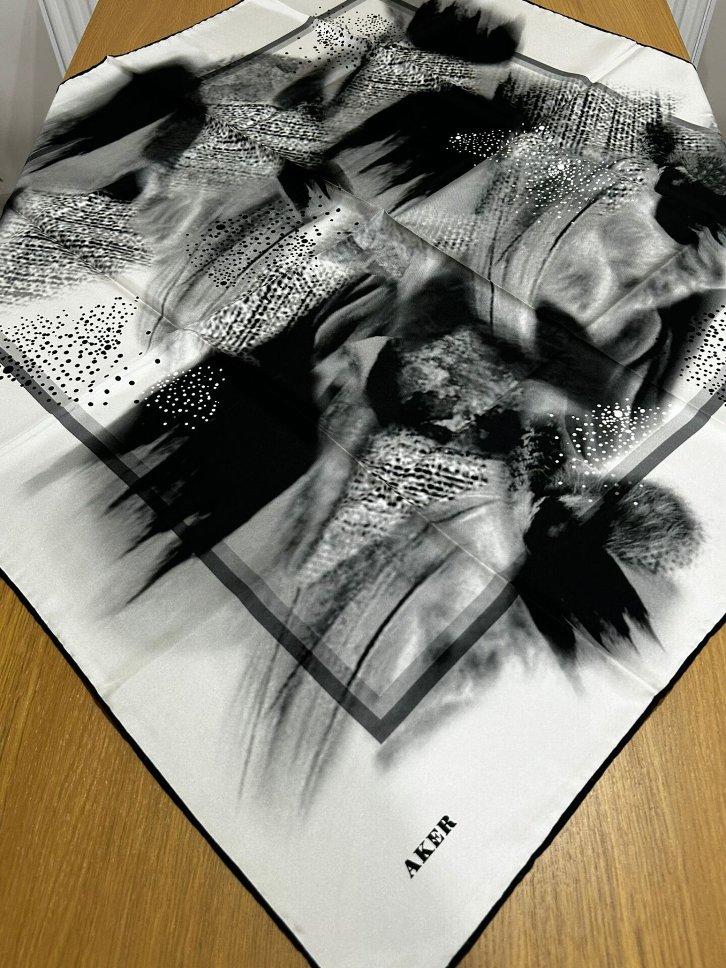 Aker Tivil İpek Eşarp 8396713-912