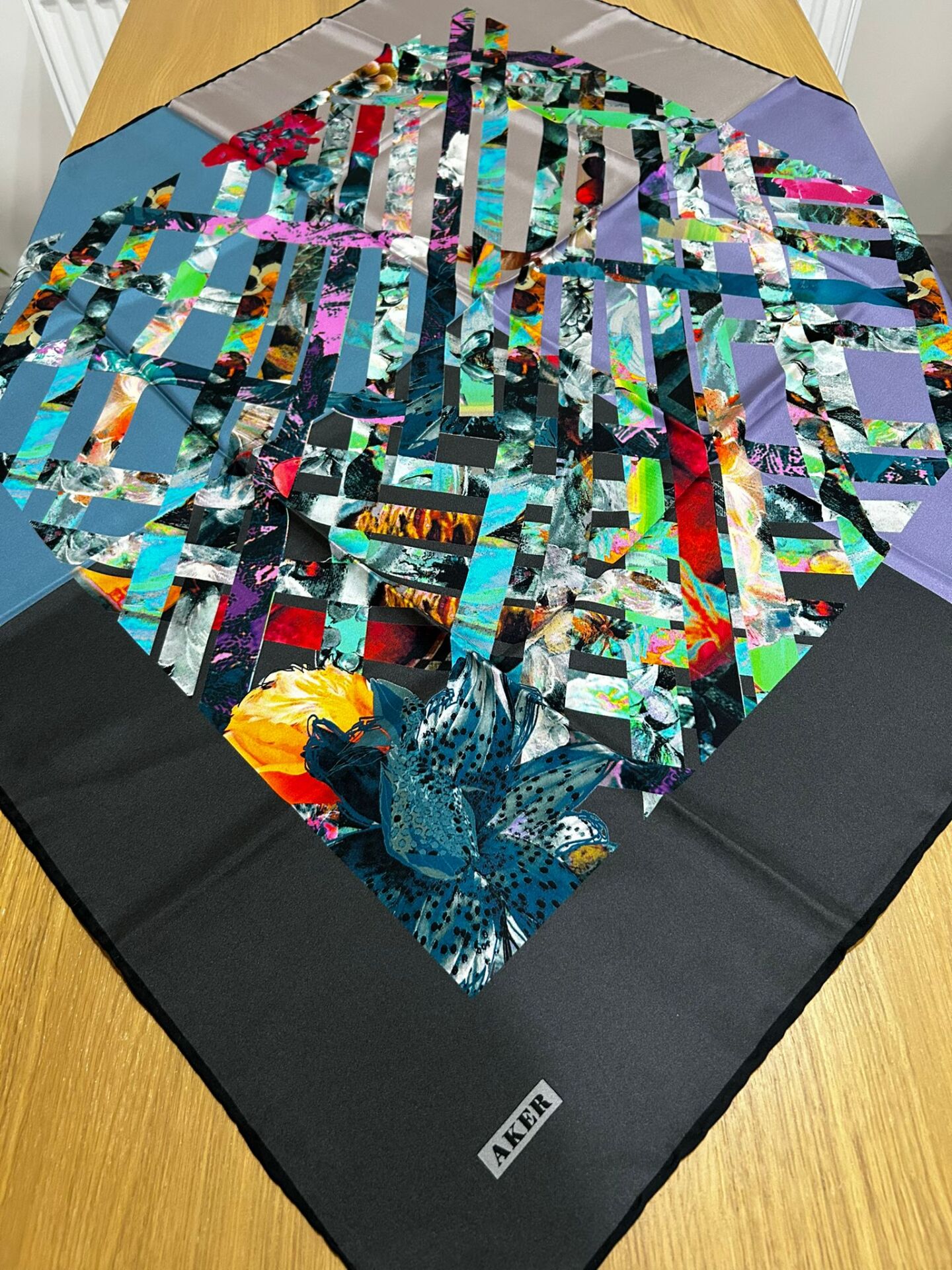 Aker Tivil İpek Eşarp 8434713-911