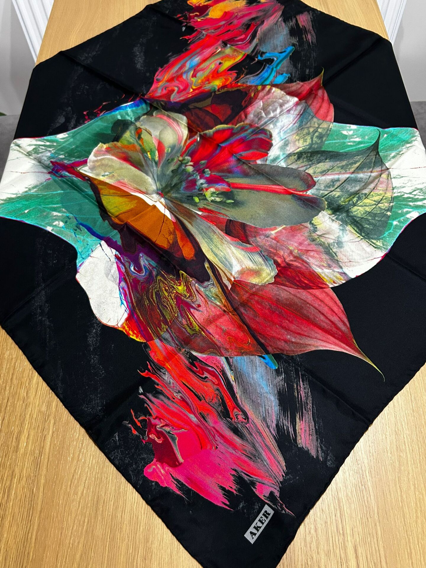 Aker Tivil İpek Eşarp 8540713-911